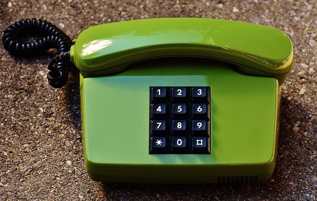 telefono verde - phone-1662439_640.jpg